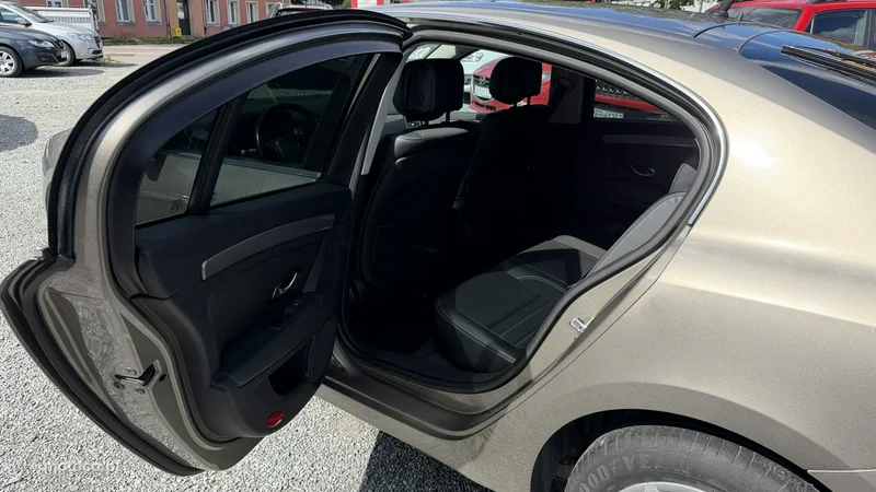 Renault Laguna III 25