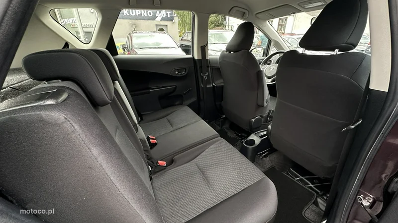 Toyota Verso-S 19