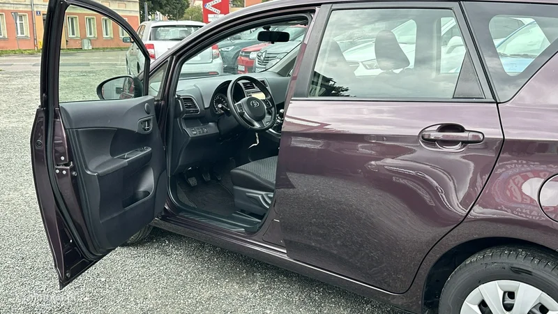 Toyota Verso-S 23