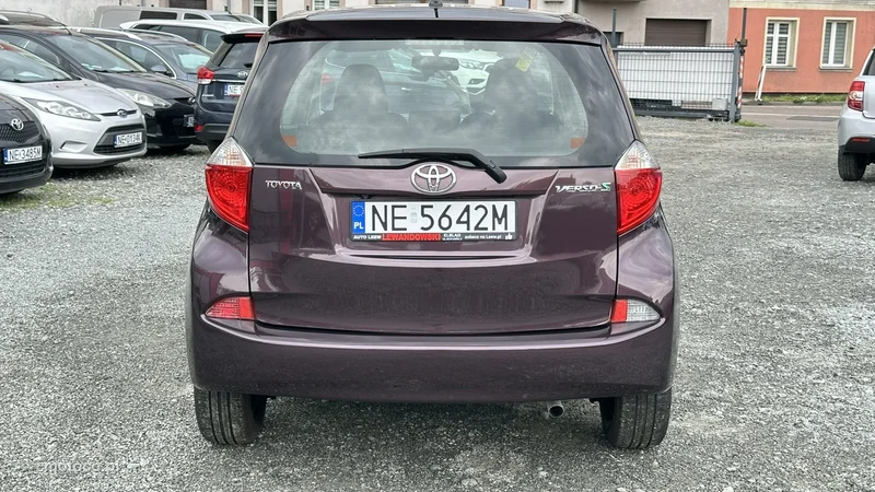 Toyota Verso-S 6