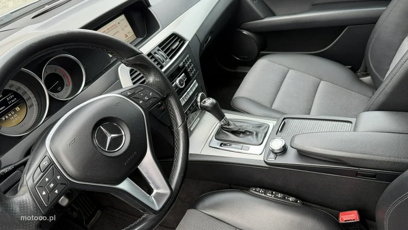 Mercedes-Benz Klasa C W204 C 200 31