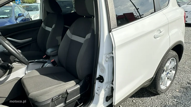 Ford Kuga I 23