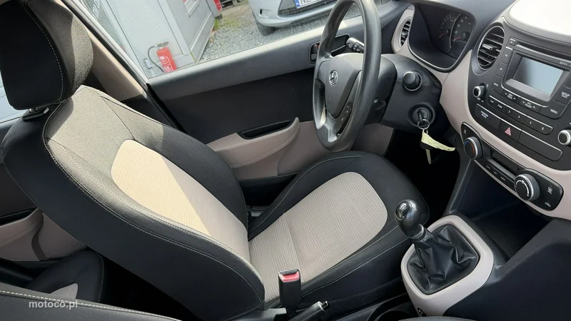 Hyundai i10 15
