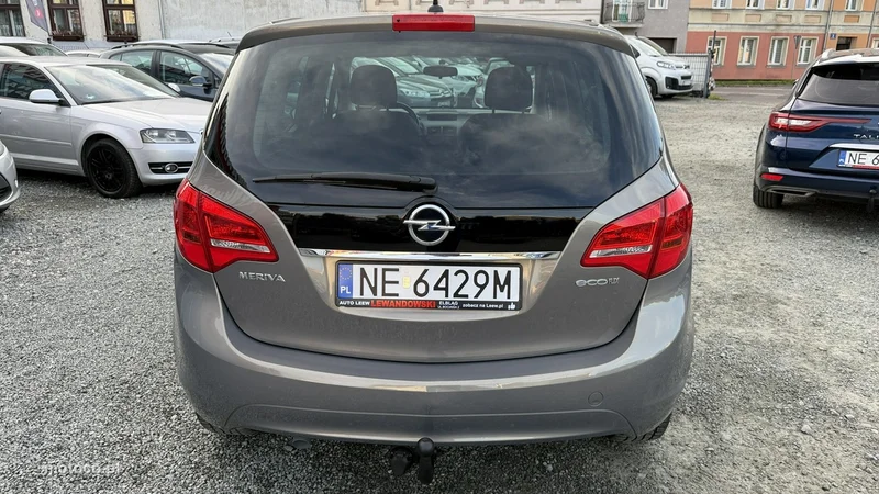 Opel Meriva B 8