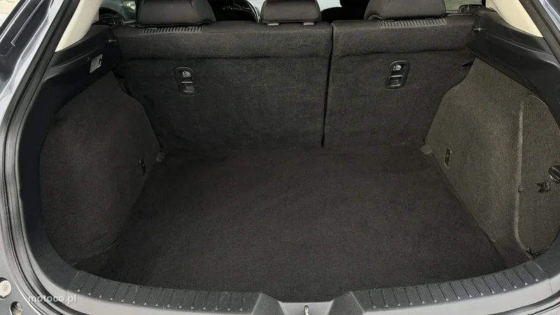 Mazda 3 8