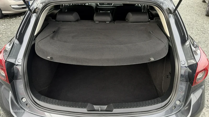 Mazda 3 9