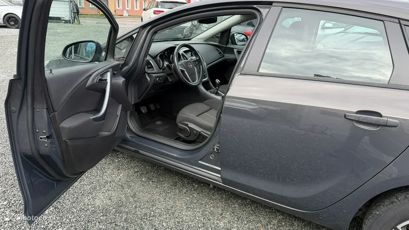 Opel Astra J 24