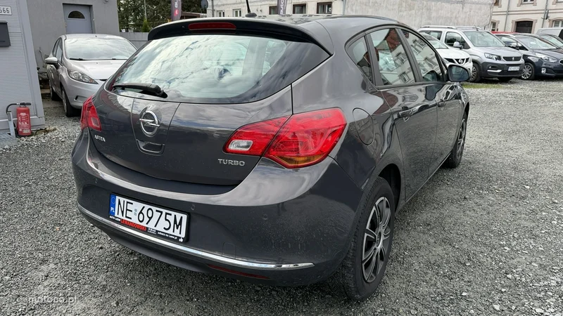 Opel Astra J 7