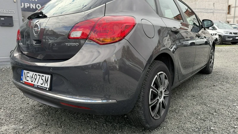 Opel Astra J 8
