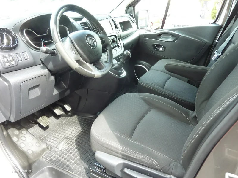 Opel Vivaro 11