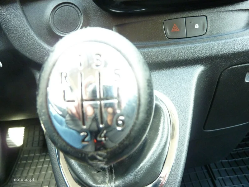Opel Vivaro 23