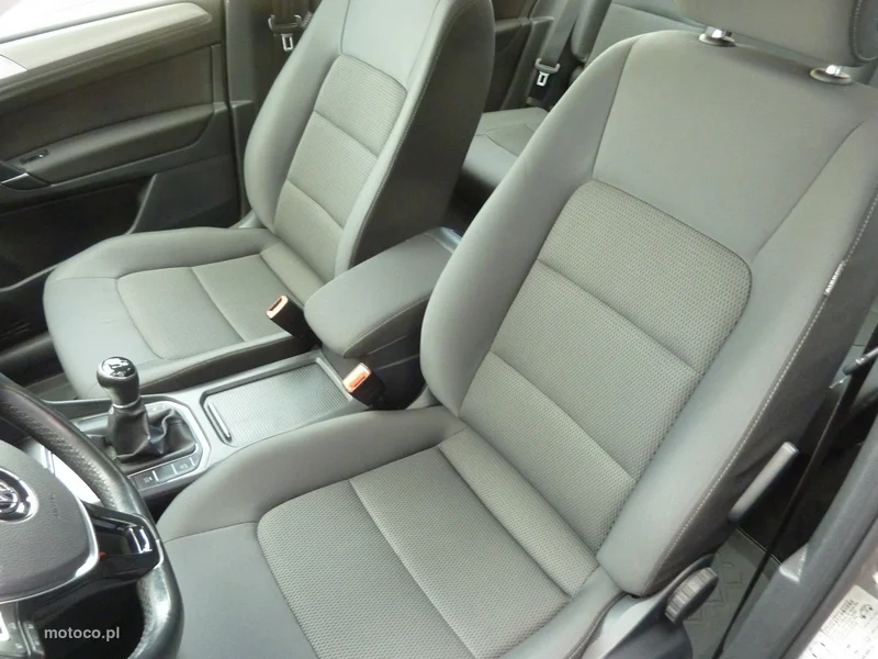 Volkswagen Golf Sportsvan VII 12