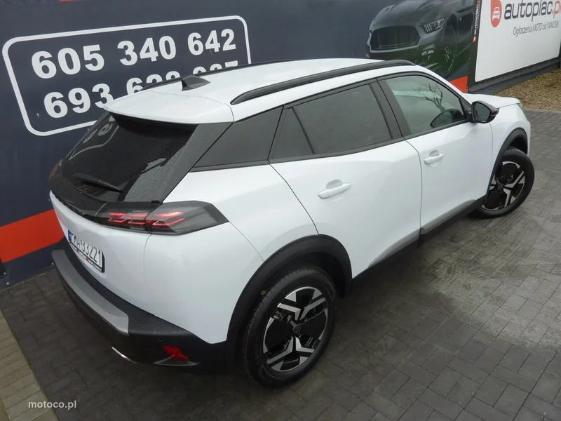 Peugeot 2008 8