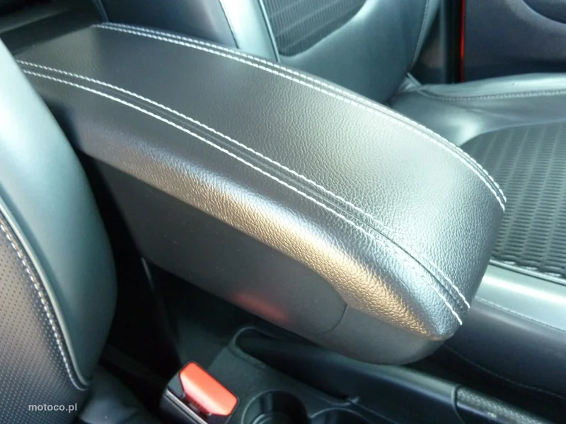 Renault Captur I 28