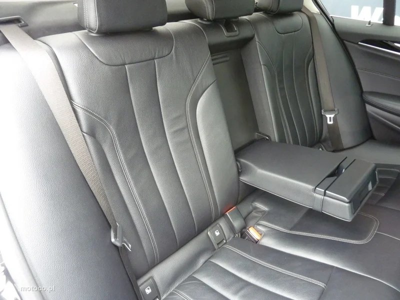 BMW Seria 5 G30 520 15