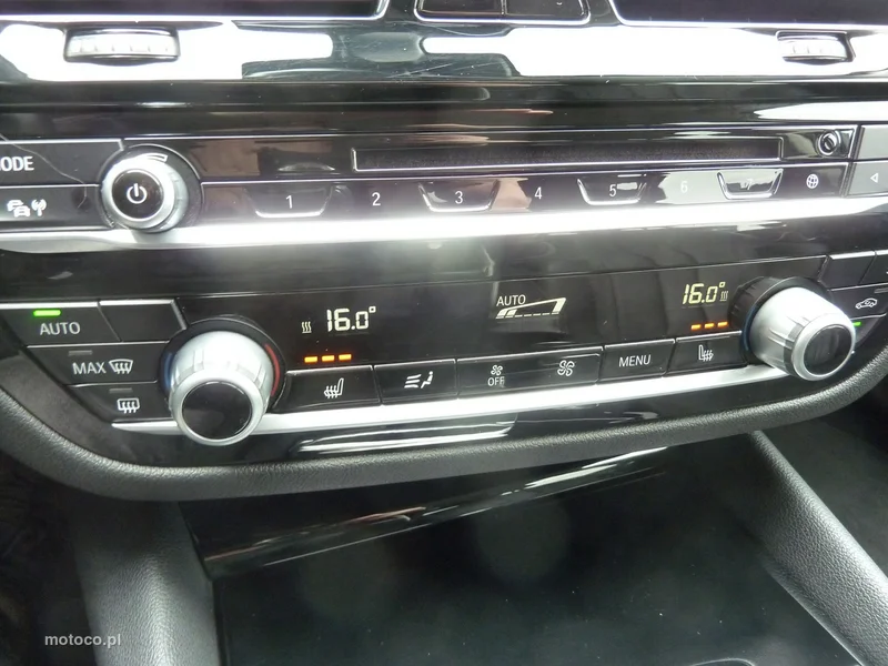 BMW Seria 5 G30 520 28
