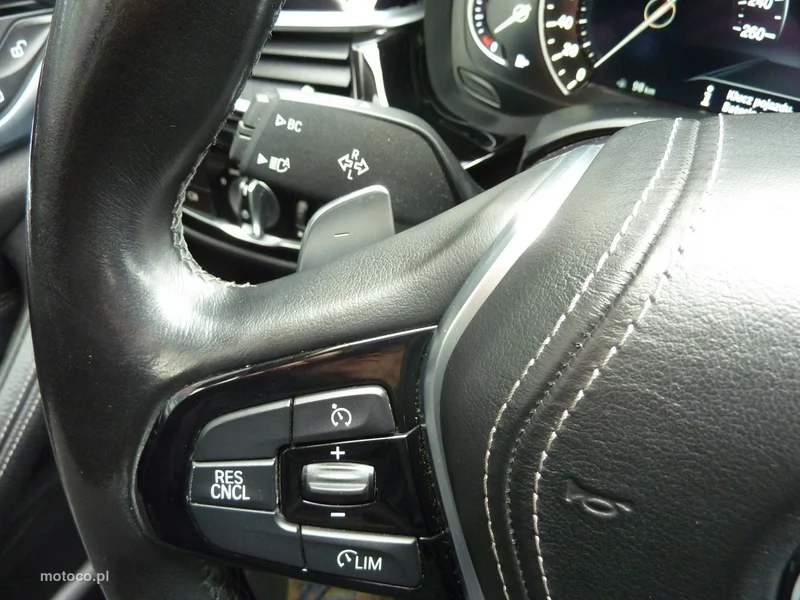 BMW Seria 5 G30 520 32
