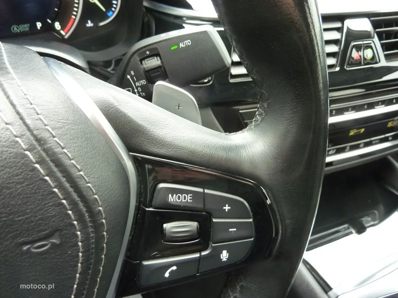 BMW Seria 5 G30 520 33