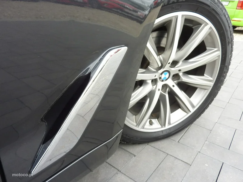 BMW Seria 5 G30 520 38