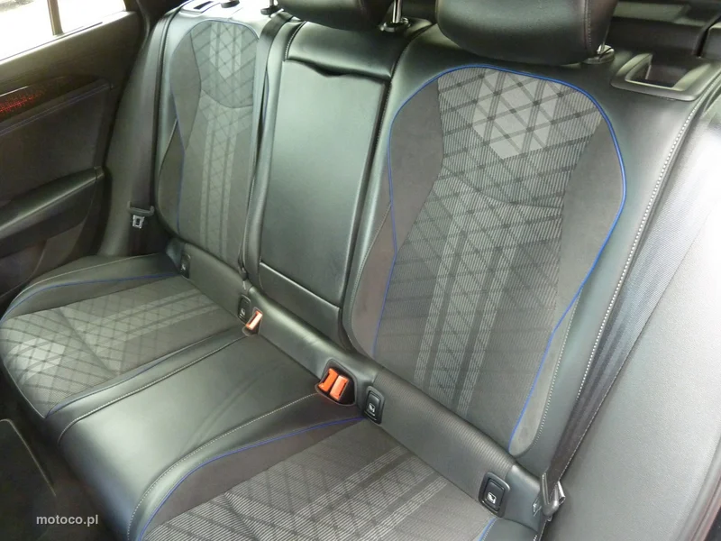 Volkswagen Passat B9 12