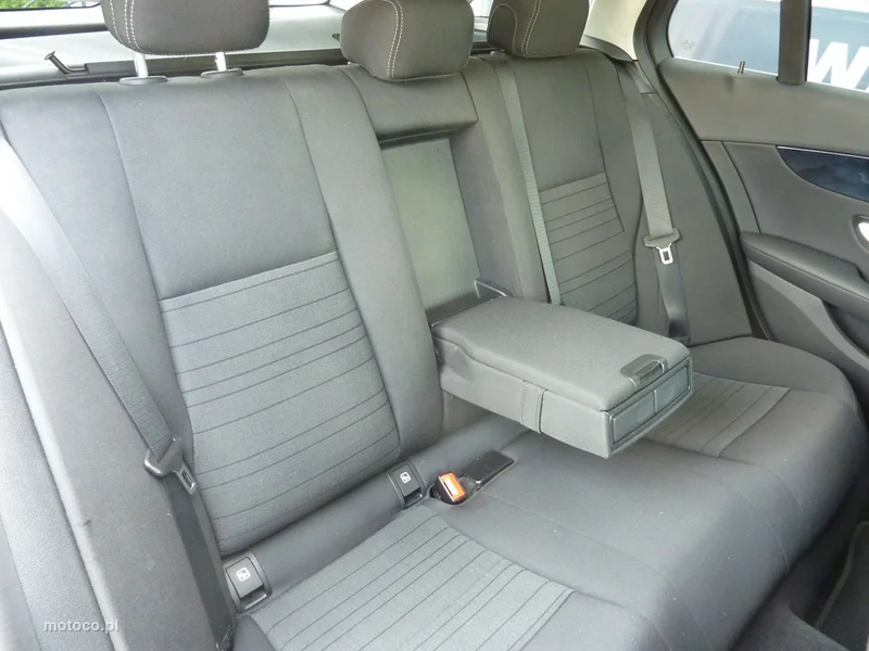 Mercedes-Benz Klasa C W205 C 200 13