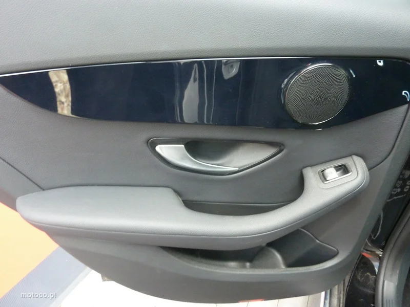 Mercedes-Benz Klasa C W205 C 200 29