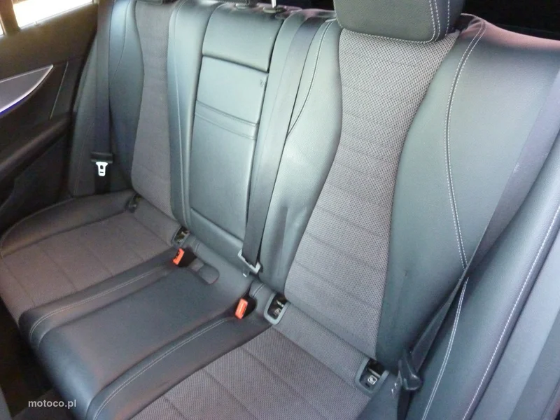 Mercedes-Benz Klasa E W213 E 300 11