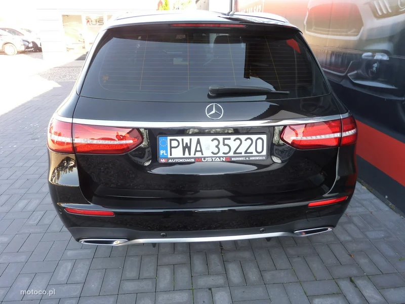 Mercedes-Benz Klasa E W213 E 300 5