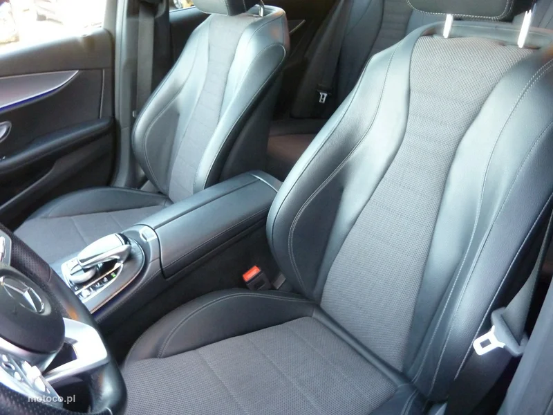 Mercedes-Benz Klasa E W213 E 300 10
