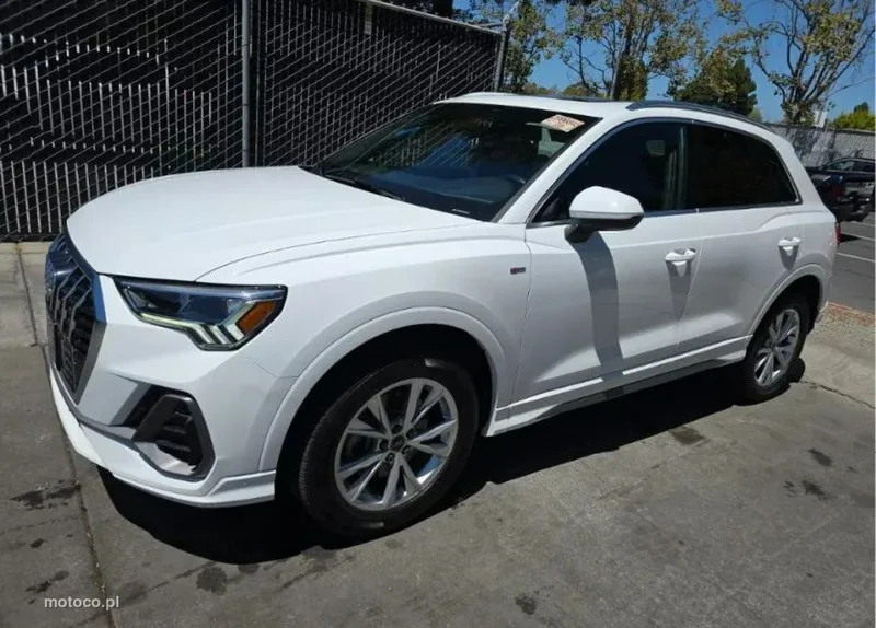 Audi Q3 F3