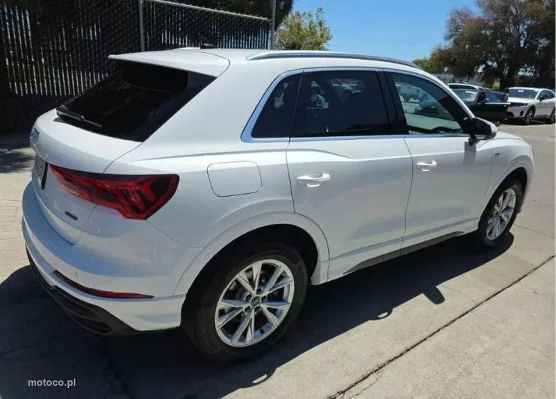 Audi Q3 F3 4