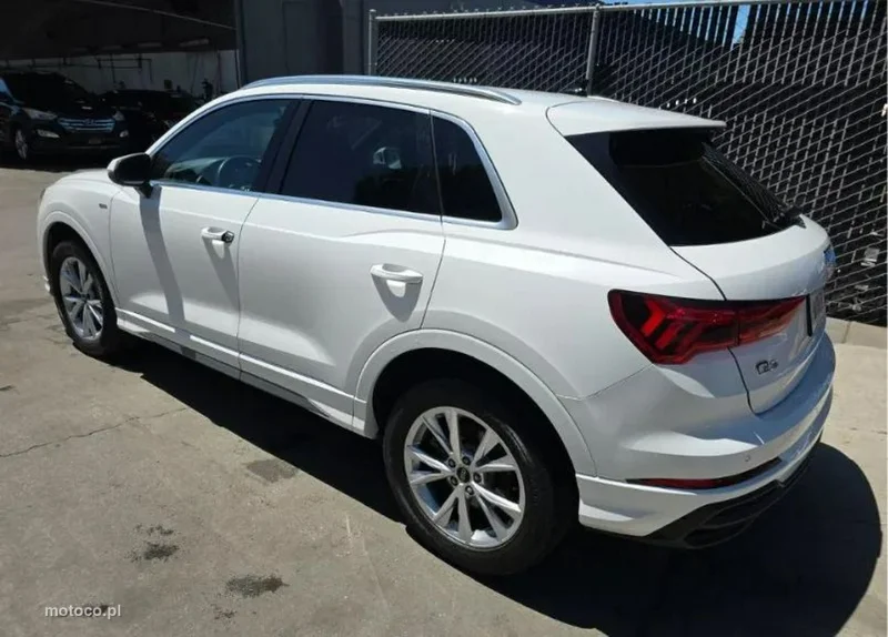 Audi Q3 F3 5