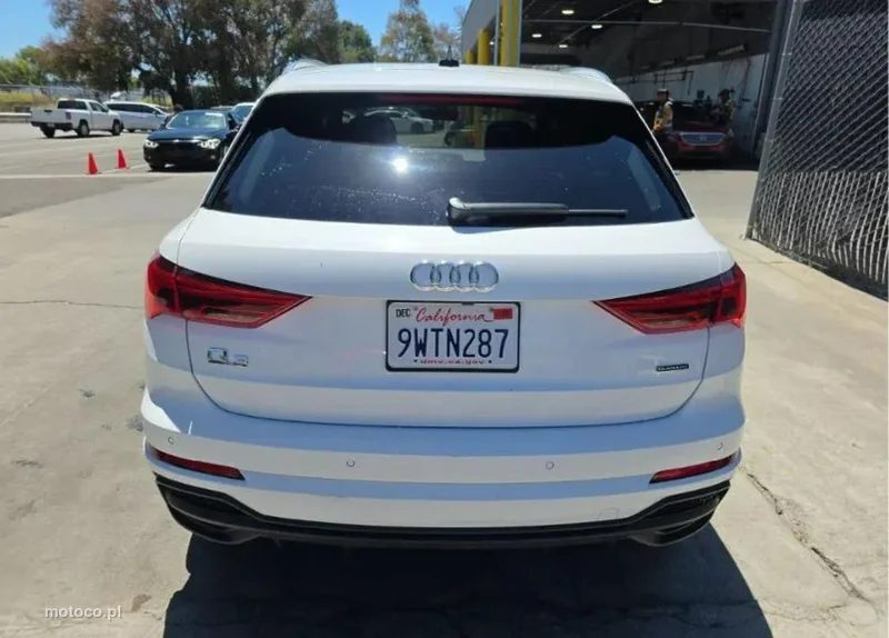 Audi Q3 F3 6