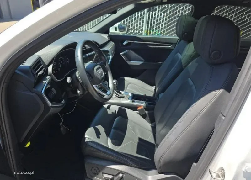 Audi Q3 F3 7