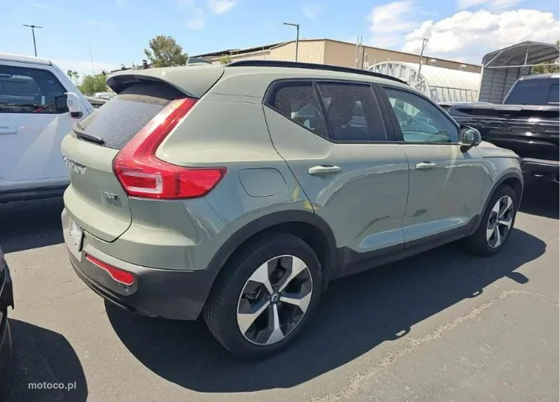 Volvo XC 40 4