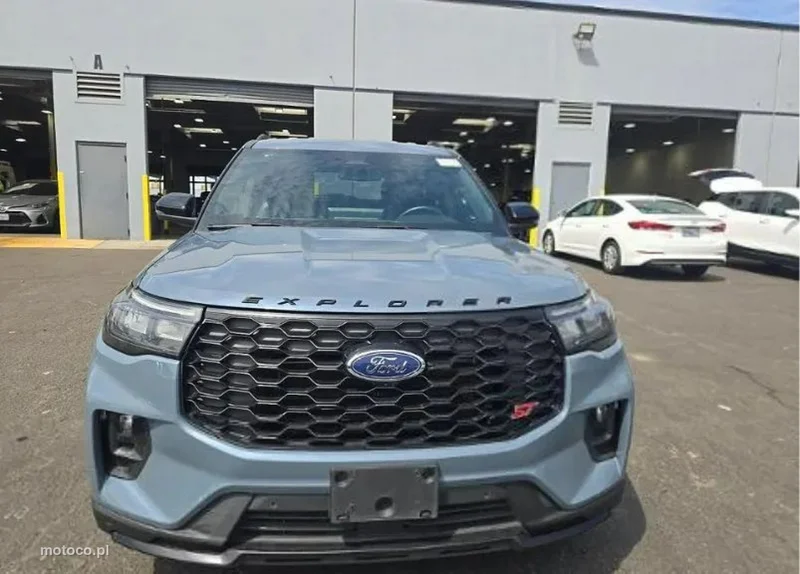 Ford Explorer 2