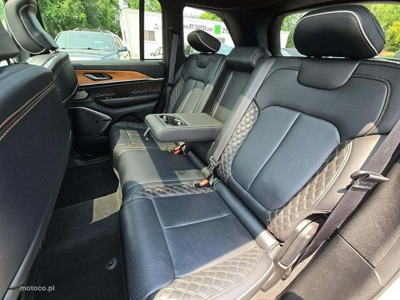 Jeep Grand Cherokee 9