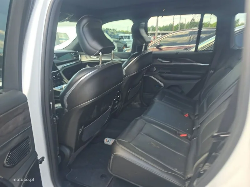 Jeep Grand Cherokee 11