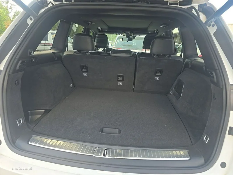 Jeep Grand Cherokee 12