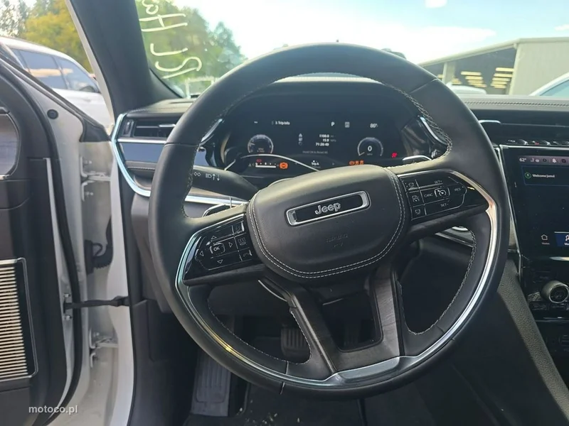Jeep Grand Cherokee 8