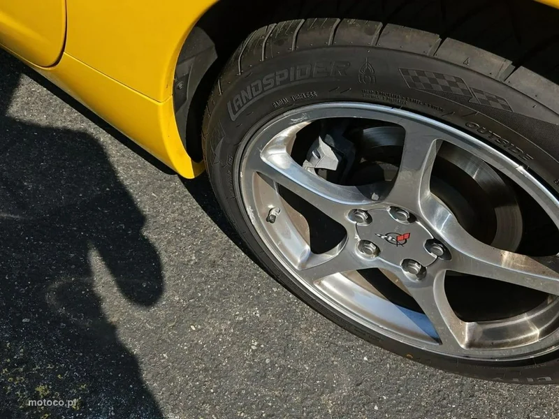 Chevrolet Corvette 16