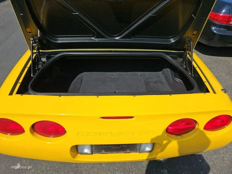 Chevrolet Corvette 10