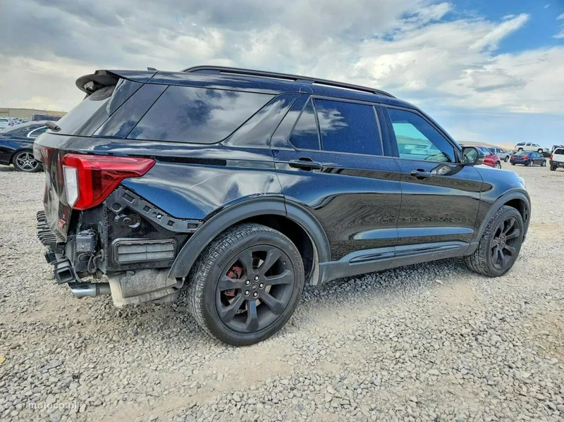 Ford Explorer 4