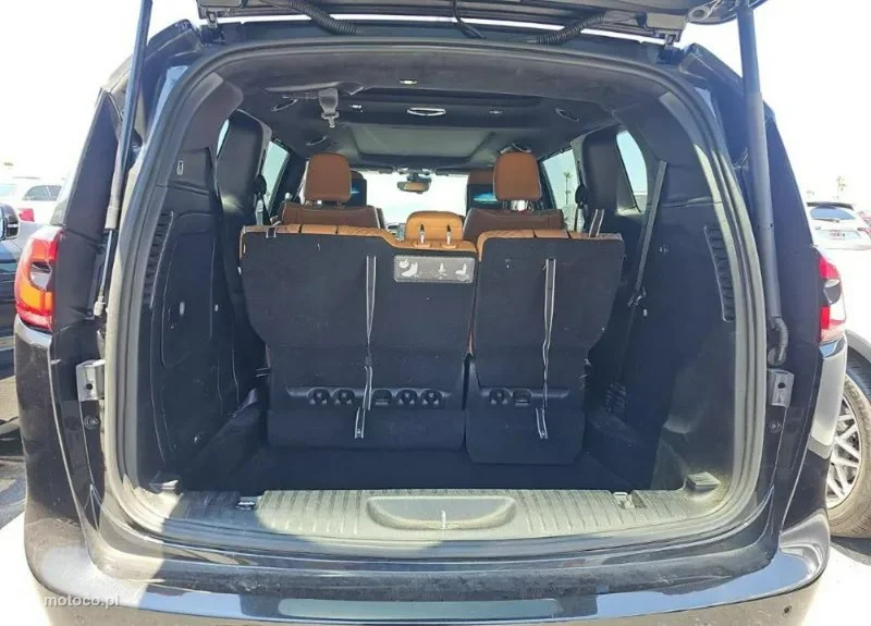 Chrysler Pacifica 11