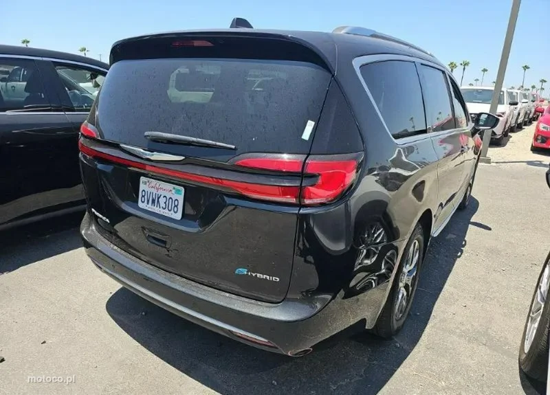 Chrysler Pacifica 4