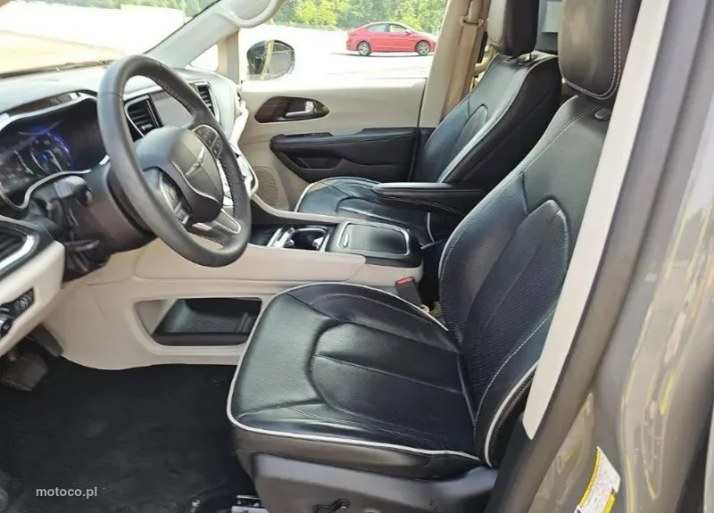 Chrysler Pacifica 7