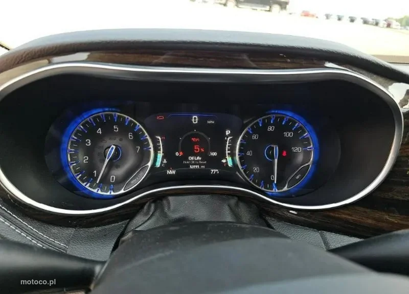 Chrysler Pacifica 9
