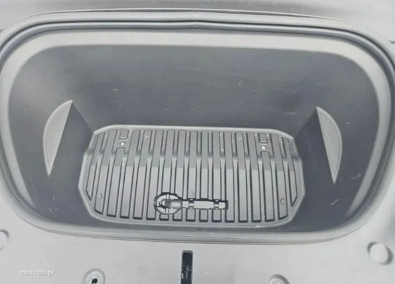 Tesla Y 11
