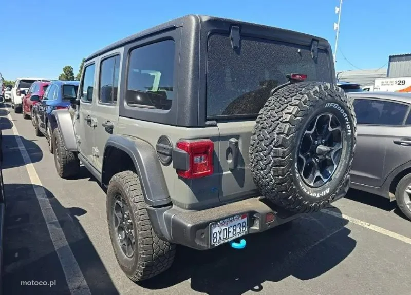 Jeep Wrangler 5