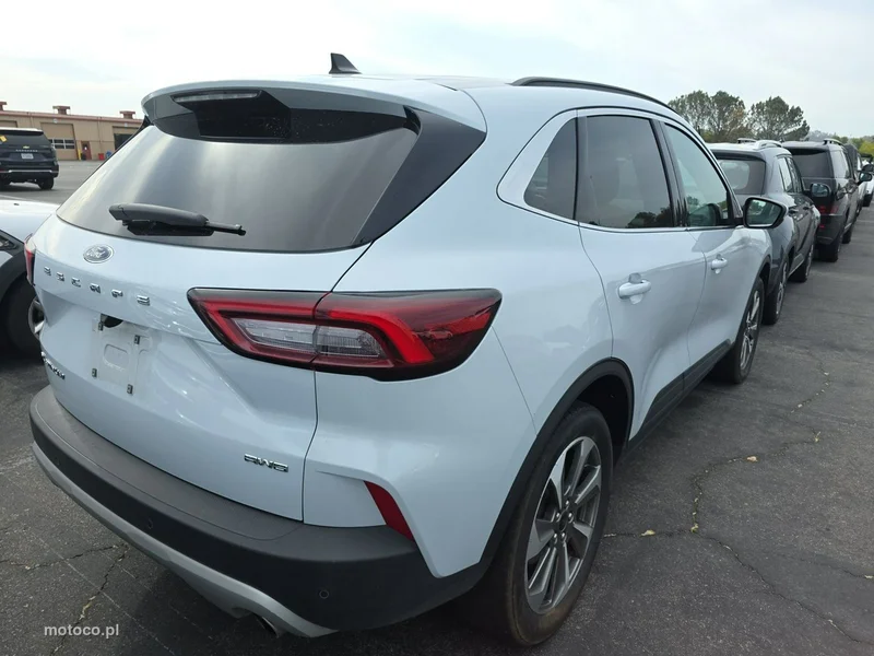 Ford Escape 4